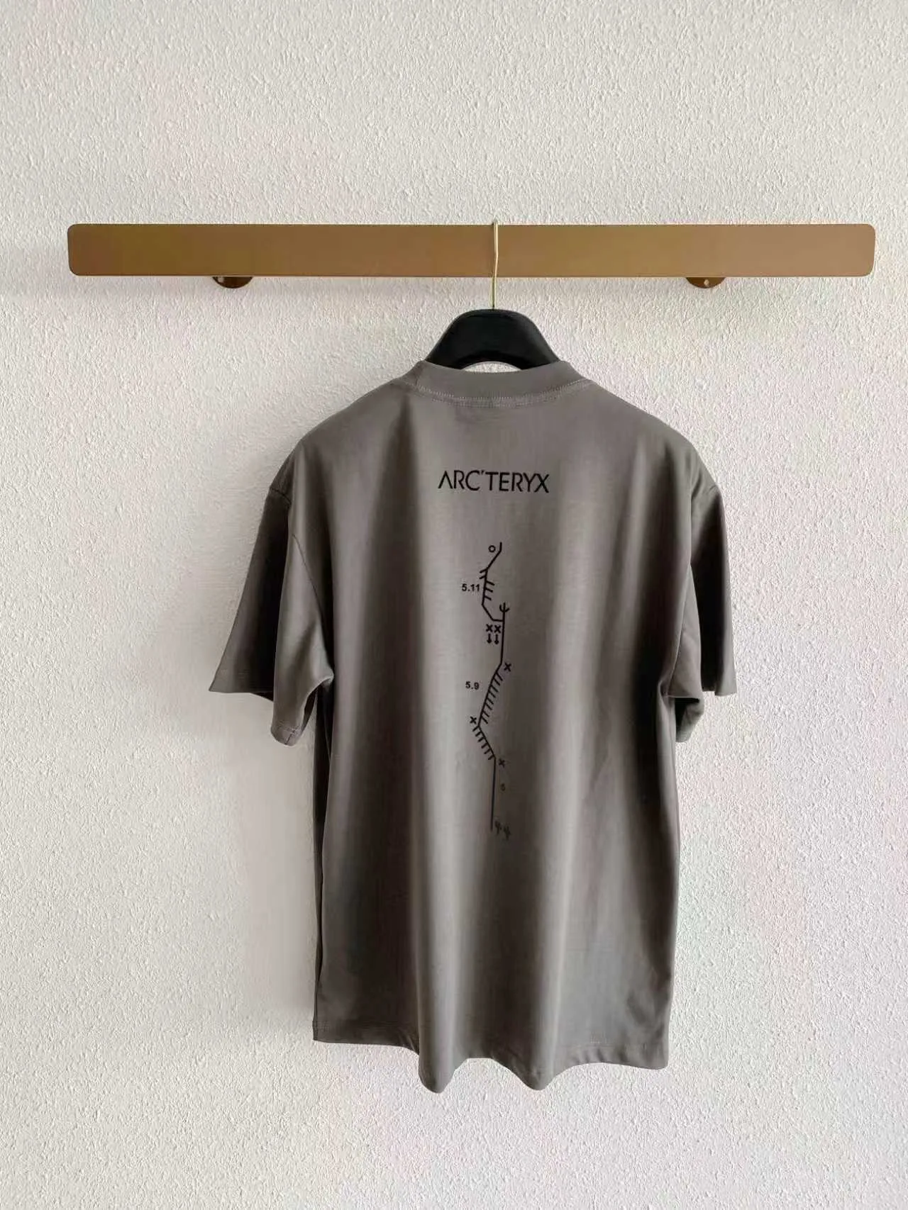 Arc’ter/ logo + New Arrival ， ， ， ， T Same Style。 :Black White Blue Gray Size:S（90-130 ） M（125-140 ） L（135-160 ） XL（160-180 ） XXL（180 ）